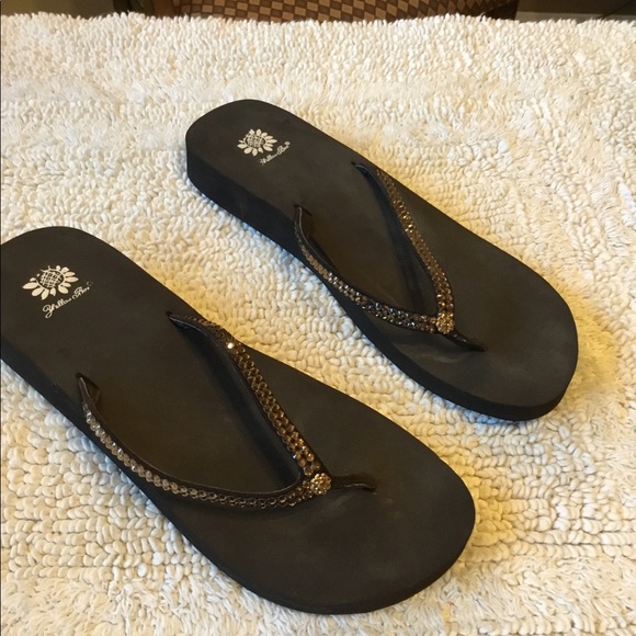 yellow box flip flops size 11